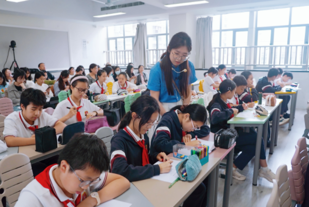 高水平校园职业安排“三组长”制围绕教育要害要素进行体系变革 高水平校园职业安排“三组长”制围绕教育要害要素进行体系变革