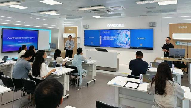 教育家精力为引领深化教师办理点评变革用数字化赋能教师成长 教育家精力为引领深化教师办理点评变革用数字化赋能教师成长